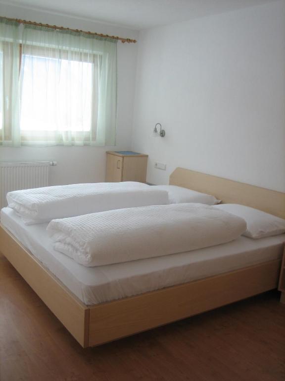Garni - Appartement Neumairhof Rasun di Sopra Room photo